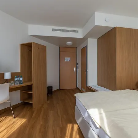 ゾマーハウス ホテル 3*